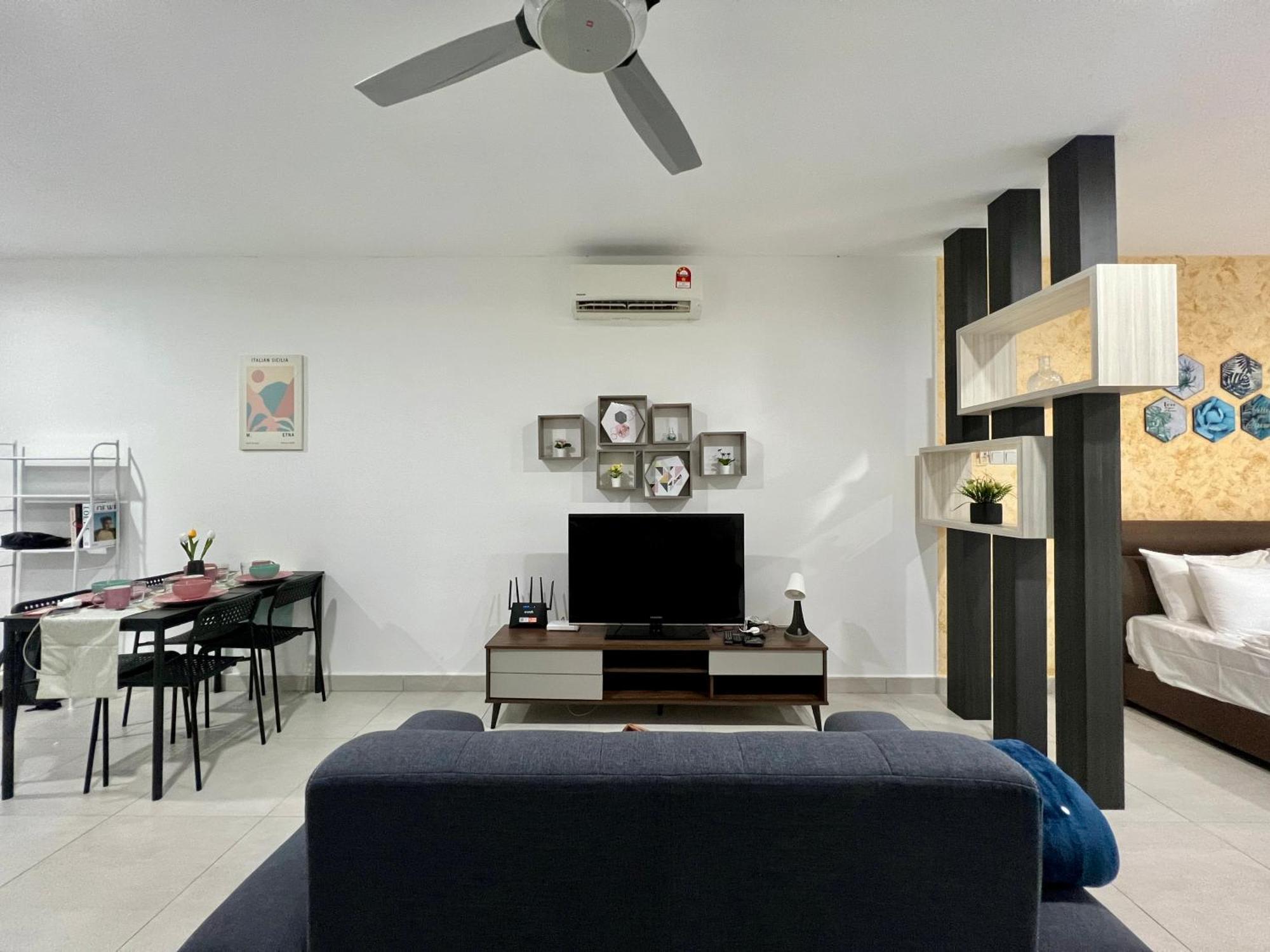 Q @ Queensville By Moka Apartment