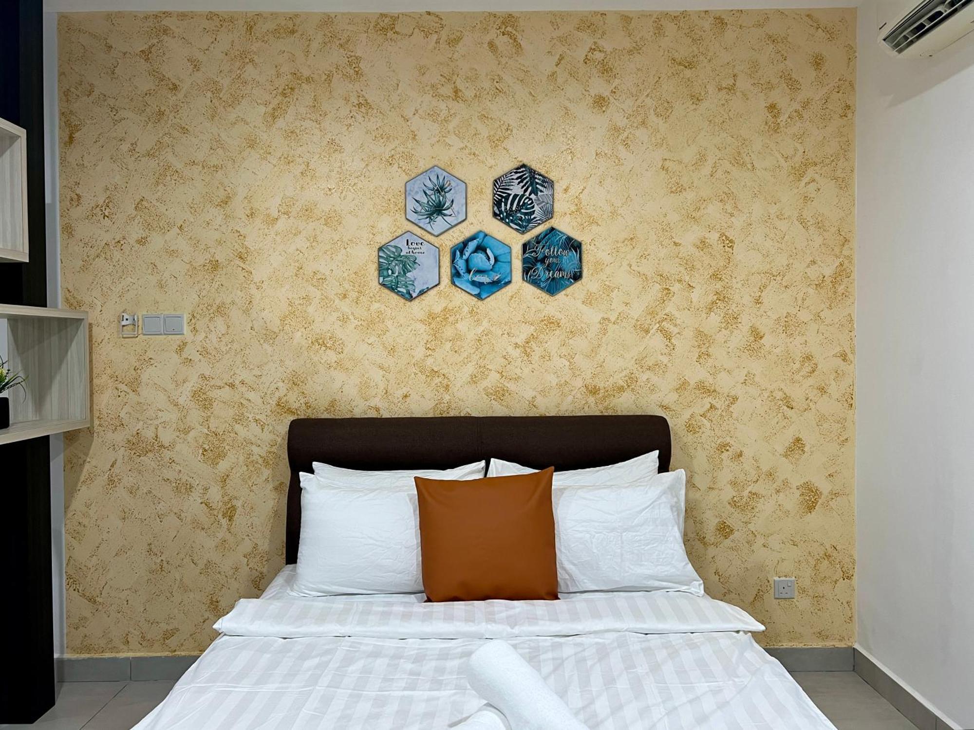 Apartment Q @ Queensville By Moka